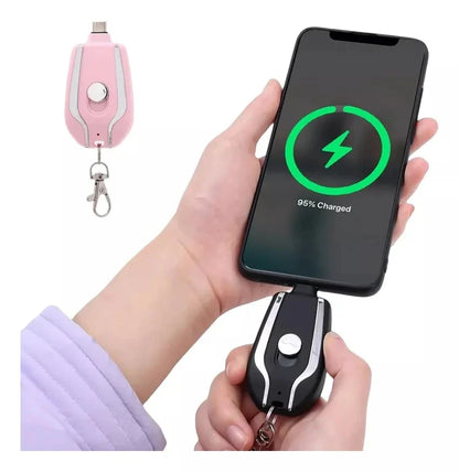 🤩Cargador Llavero Portatil🔋Este un pequeño dispositivo sirve como cargador portátil para iPhone y Android.